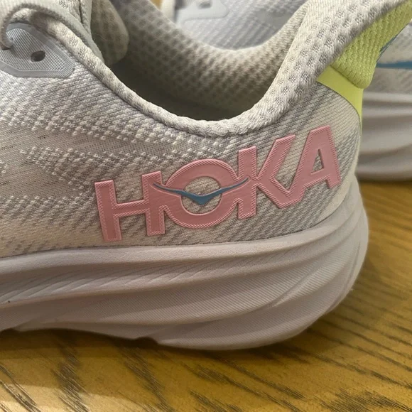 Women’s Hoka Clifton 9 running shoes - Picture 4 of 10